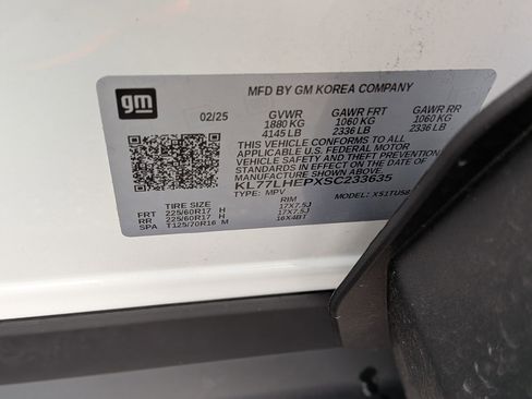 Used 2025 Chevrolet Trax LT w/ LT Convenience Package image 35