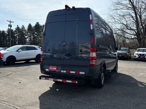 Used 2018 Mercedes-Benz Sprinter 2500 image 9
