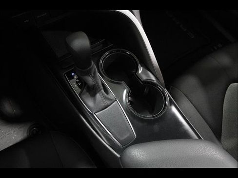 Used 2020 Toyota Camry LE w/ Convenience Package image 13