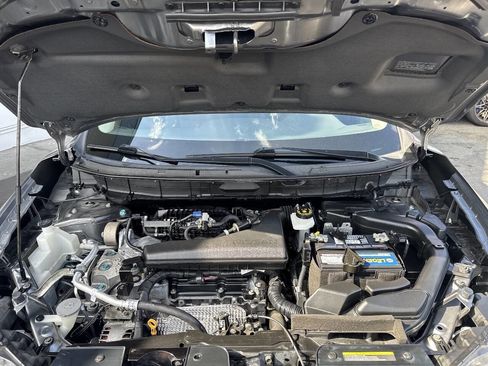 Used 2019 Nissan Rogue SV AWD/4WD image 14