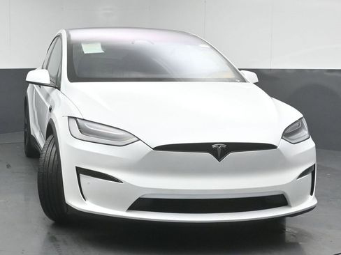 Used 2022 Tesla Model X image 2