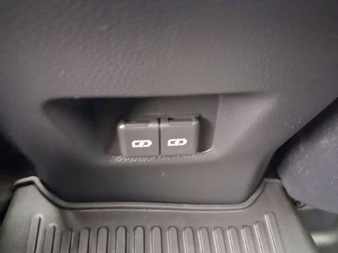 Used 2024 Toyota RAV4 XLE image 17