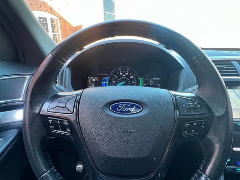 Used 2019 Ford Explorer Sport w/ Equipment Group 401A AWD/4WD image 18