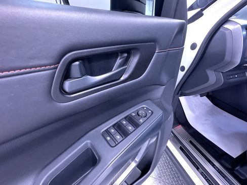 Used 2024 Nissan Pathfinder Rock Creek AWD/4WD image 12