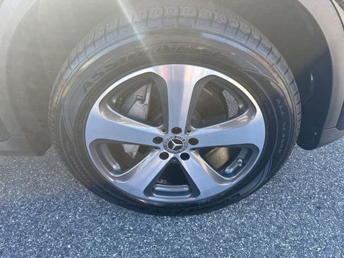 Used 2022 Mercedes-Benz GLC 300 4MATIC image 37