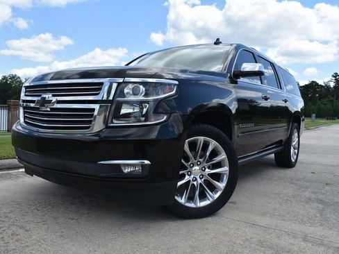 Used 2019 Chevrolet Suburban Premier w/ Premier Plus Edition AWD/4WD image 5