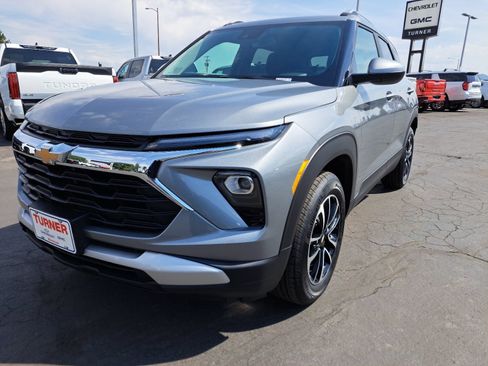 New 2026 Chevrolet TrailBlazer LT w/ Convenience Package AWD/4WD image 7