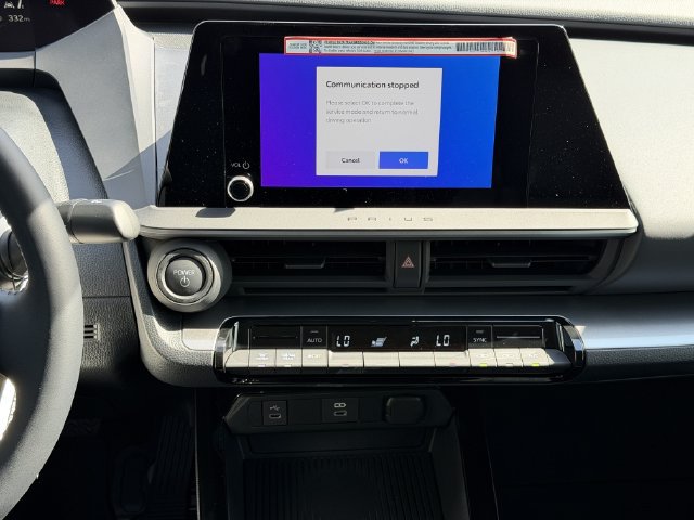 New 2027 Toyota Prius LE FWD image 14
