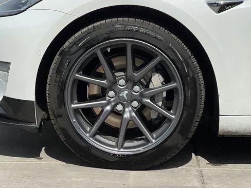 Used 2019 Tesla Model 3 Standard Range image 12