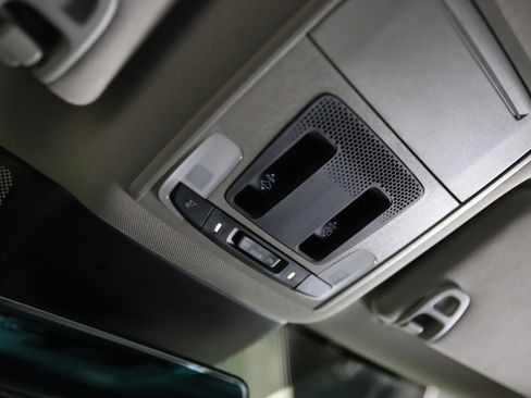 Used 2025 Honda Pilot Elite image 35