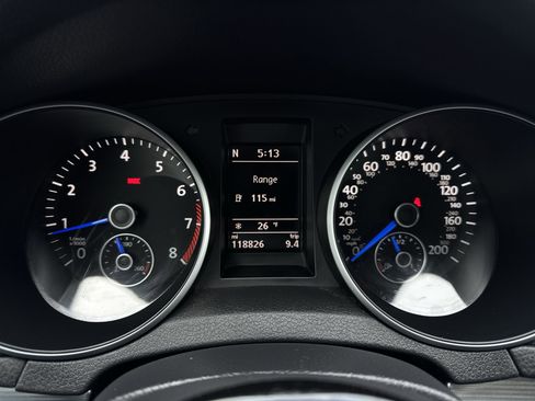 Used 2013 Volkswagen Golf R 4-Door image 11