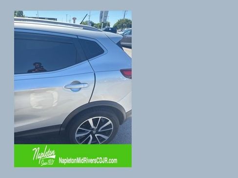 Used 2017 Nissan Rogue Sport SL AWD/4WD image 1