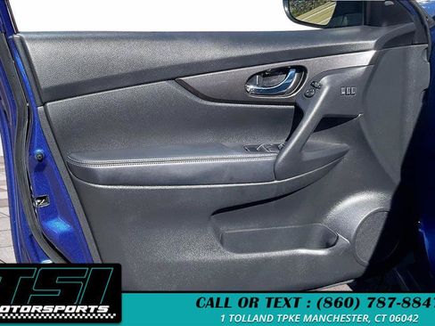 Used 2019 Nissan Rogue SV w/ Premium Package AWD/4WD image 23