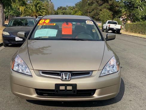 Used 2004 Honda Accord LX image 2