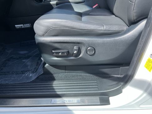 Used 2023 Lexus GX 460 Luxury w/ Sport Design Package AWD/4WD image 14