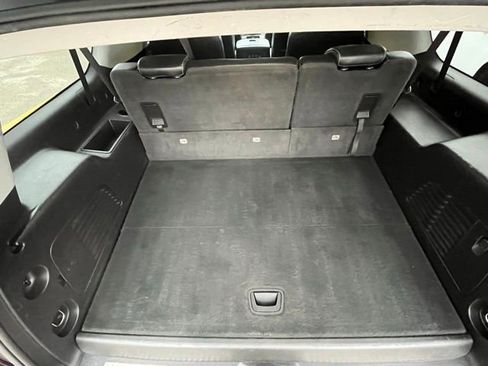 Used 2019 Chevrolet Suburban LT image 32