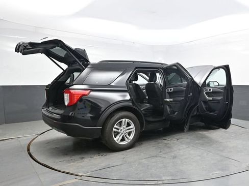 Used 2023 Ford Explorer XLT w/ Equipment Group 202A AWD/4WD image 47