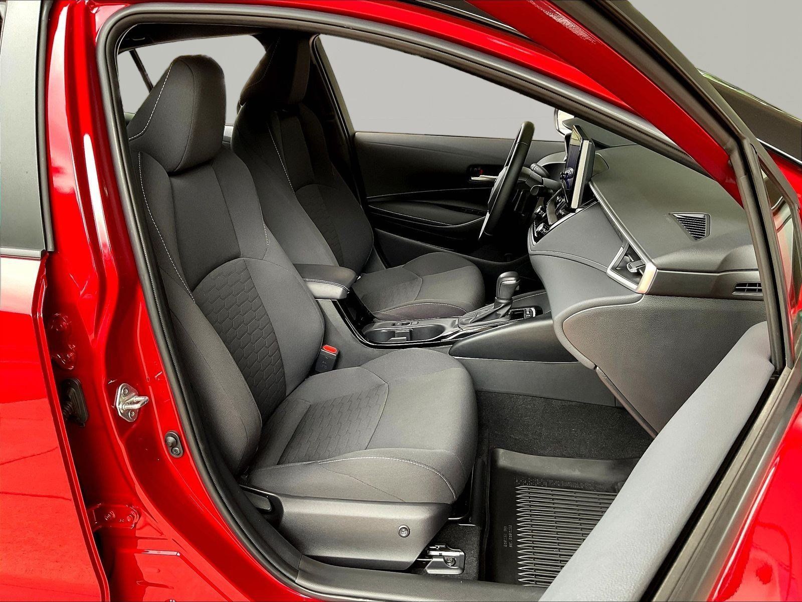 Used 2025 Toyota Corolla SE w/ SE Package FWD image 29