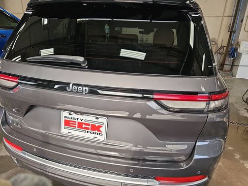 Used 2022 Jeep Grand Cherokee Summit AWD/4WD image 34