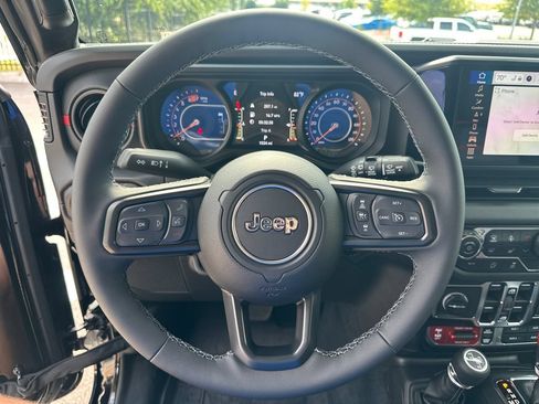 Used 2026 Jeep Wrangler Unlimited Rubicon AWD/4WD image 40
