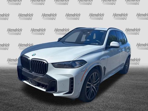 Used 2024 BMW X5 xDrive40i w/ M Sport Package AWD/4WD image 10