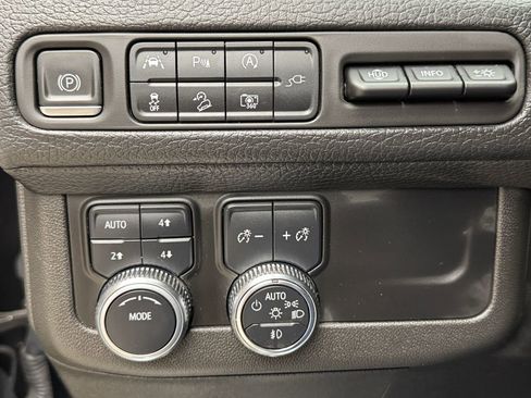 Used 2022 GMC Yukon Denali AWD/4WD image 21
