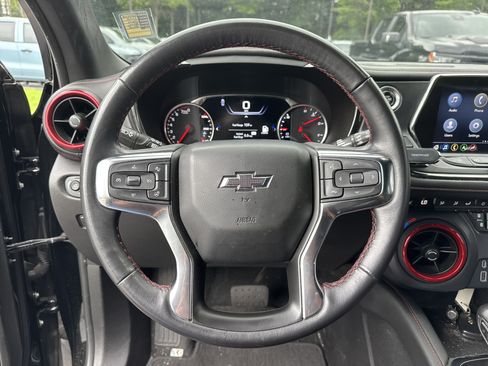 Used 2022 Chevrolet Blazer RS w/ Enhanced Convenience Package FWD image 9
