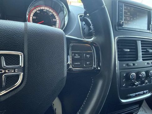 Used 2017 Dodge Grand Caravan SE FWD image 67