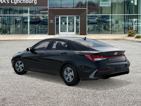 New 2026 Hyundai Elantra SE FWD image 5