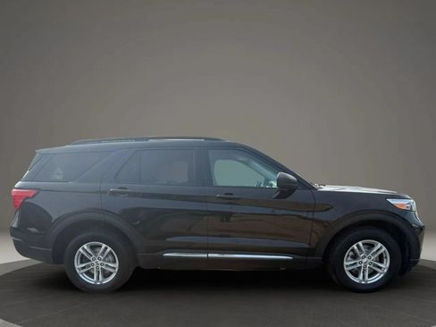 Used 2021 Ford Explorer XLT AWD/4WD image 4
