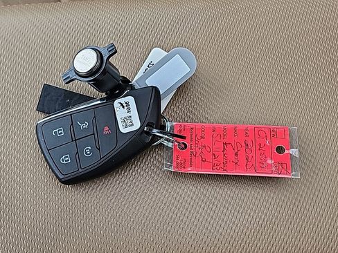 Used 2025 Chevrolet Equinox ACTIV w/ Safety and Technology Package AWD/4WD image 42