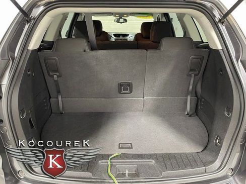 Used 2017 Chevrolet Traverse LT image 24
