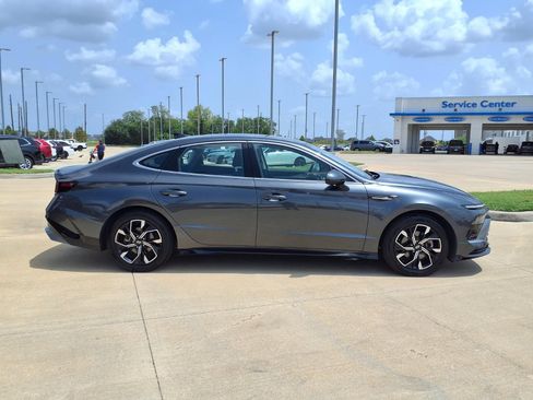 Used 2025 Hyundai Sonata SEL FWD image 8