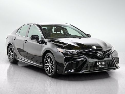 Used 2024 Toyota Camry SE w/ Cold Weather Package AWD/4WD image 7