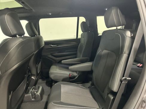 New 2026 Jeep Grand Cherokee L Laredo image 31