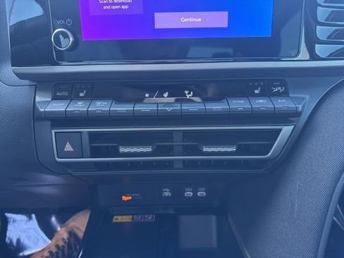 Used 2026 Toyota Camry LE w/ Convenience Package image 15