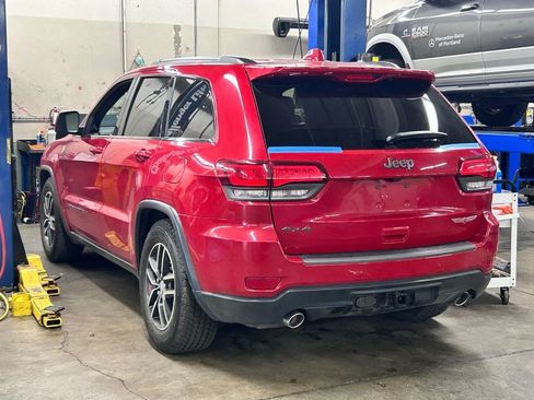 Used 2017 Jeep Grand Cherokee Trailhawk AWD/4WD image 4