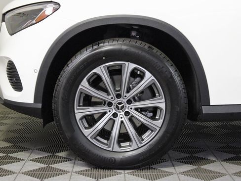 Certified 2025 Mercedes-Benz GLC 300 4MATIC image 32