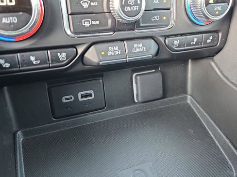 Used 2024 GMC Yukon AT4 image 31