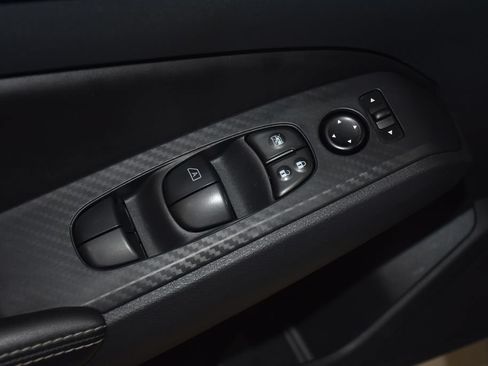 Used 2025 Nissan Altima 2.5 SV FWD image 23