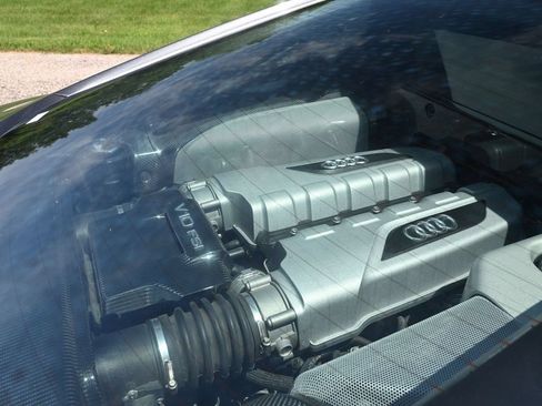 Used 2011 Audi R8 V10 AWD/4WD image 17
