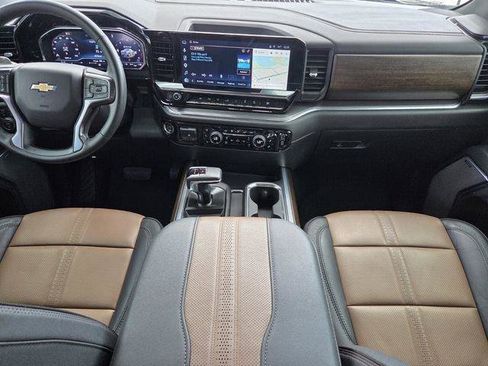 Used 2024 Chevrolet Silverado 1500 High Country w/ Z71 Off-Road Package AWD/4WD image 12