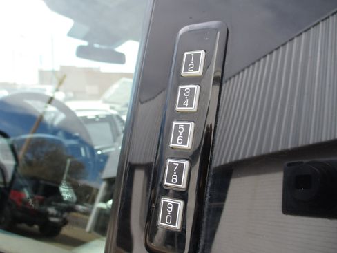 Used 2021 Ford F250 Lariat w/ Lariat Value Package AWD/4WD image 10