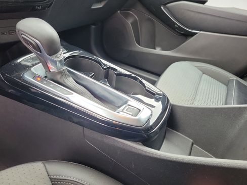 Used 2025 Chevrolet Trax LT image 29