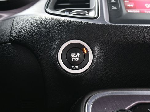 Used 2017 Dodge Challenger R/T image 18