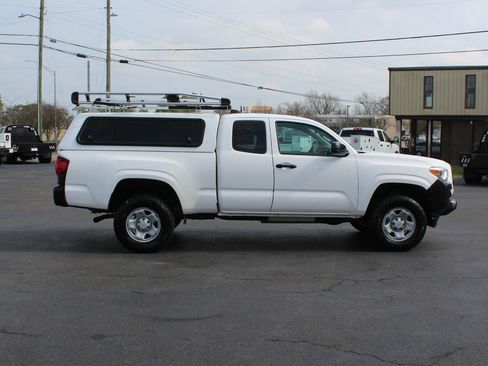 Used 2022 Toyota Tacoma SR RWD image 8