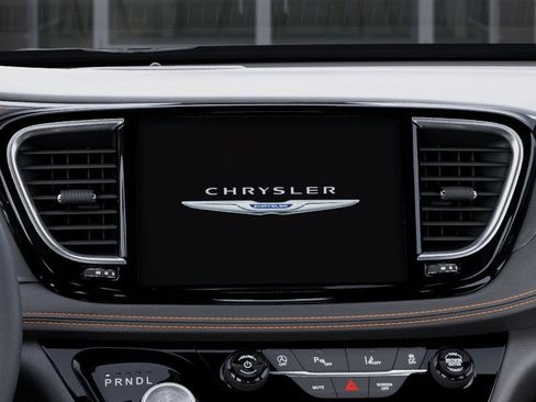 New 2026 Chrysler Pacifica Pinnacle w/ Trailer Tow Group AWD/4WD image 24