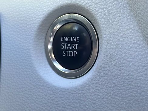 Used 2025 Toyota Corolla SE FWD image 21
