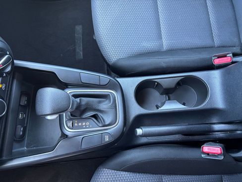 Used 2025 Kia Soul LX w/ LX Technology Package image 41