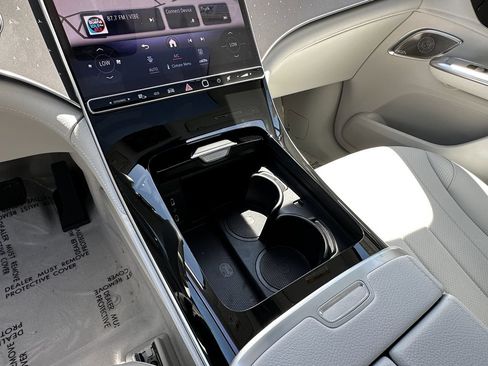 New 2026 Mercedes-Benz EQE 320 4MATIC SUV image 31